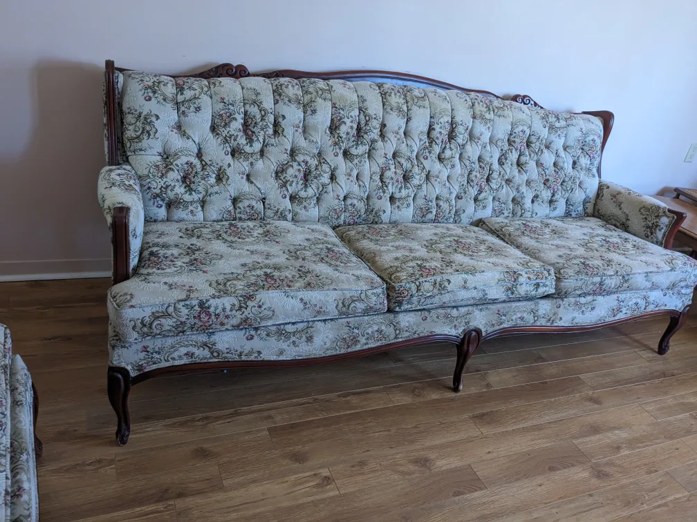 Vintage Floral Sofa and Armchair Set image indicator(5)
