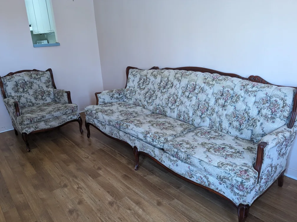 Vintage Floral Sofa and Armchair Set image indicator(8)