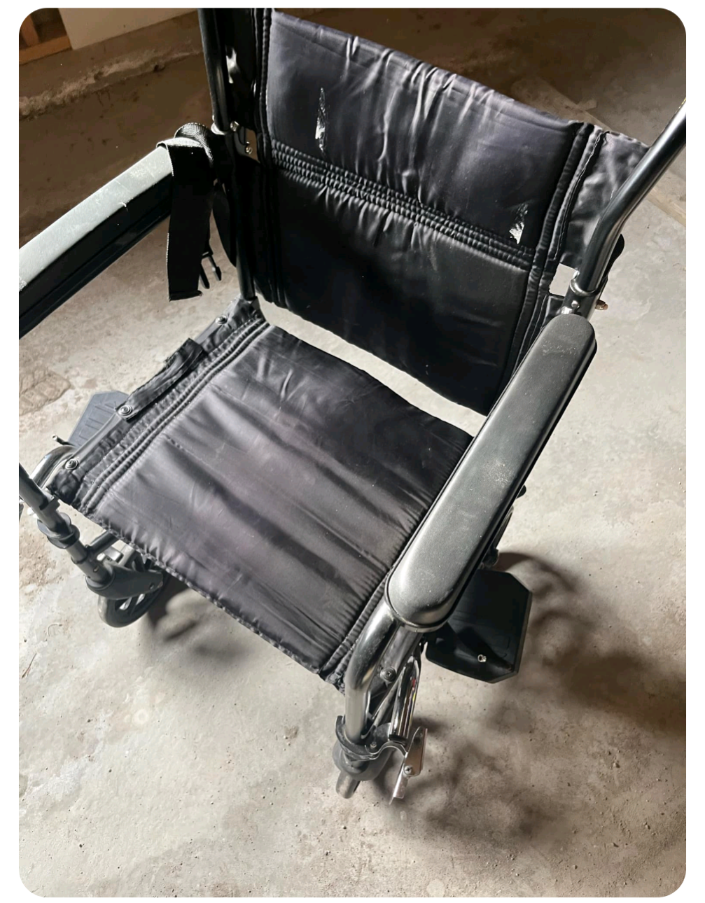 Airgo Ultra-light Transport Chair model 700-844 - photo 3