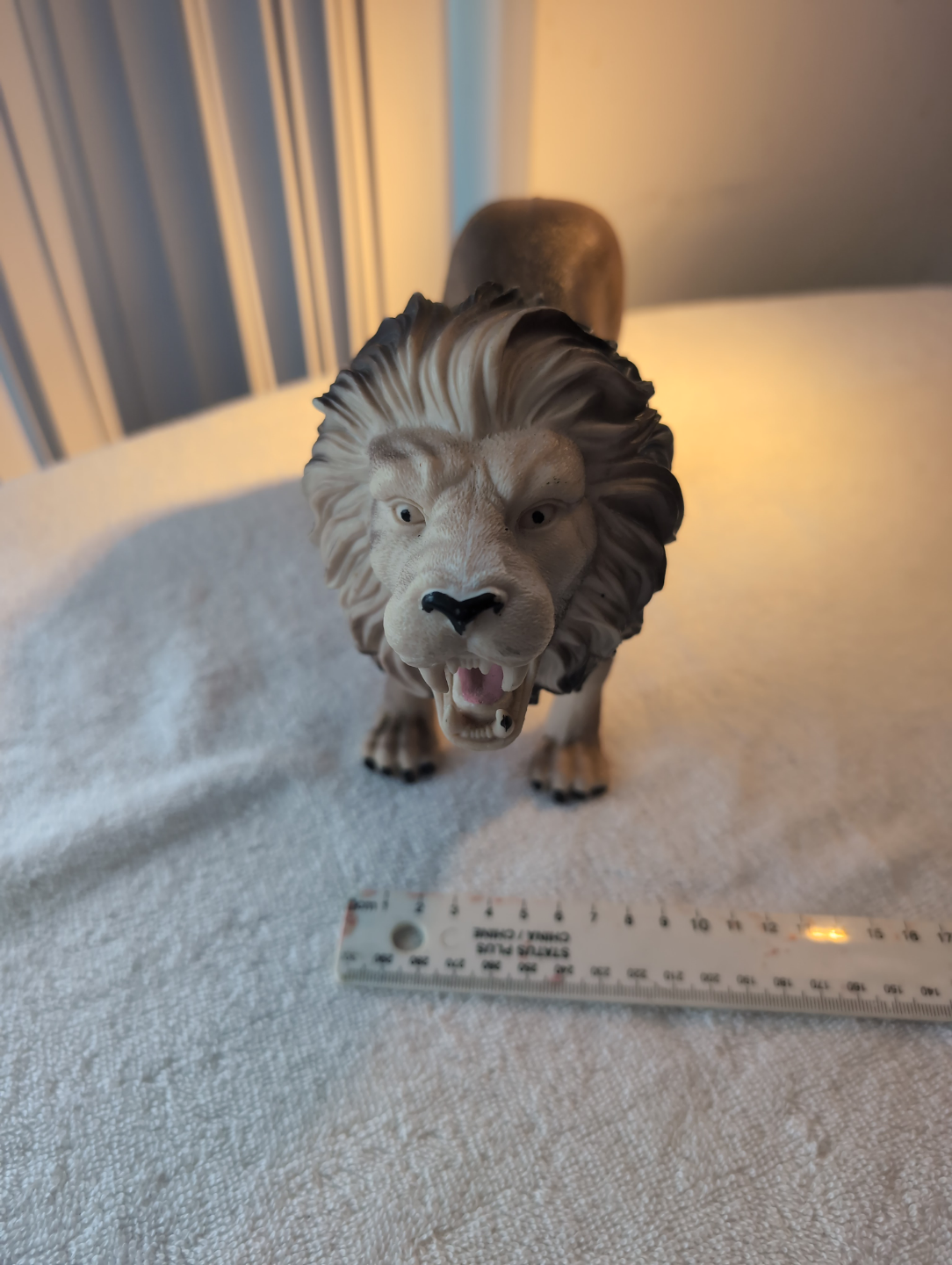 Roaring Lion Figurine - photo 3
