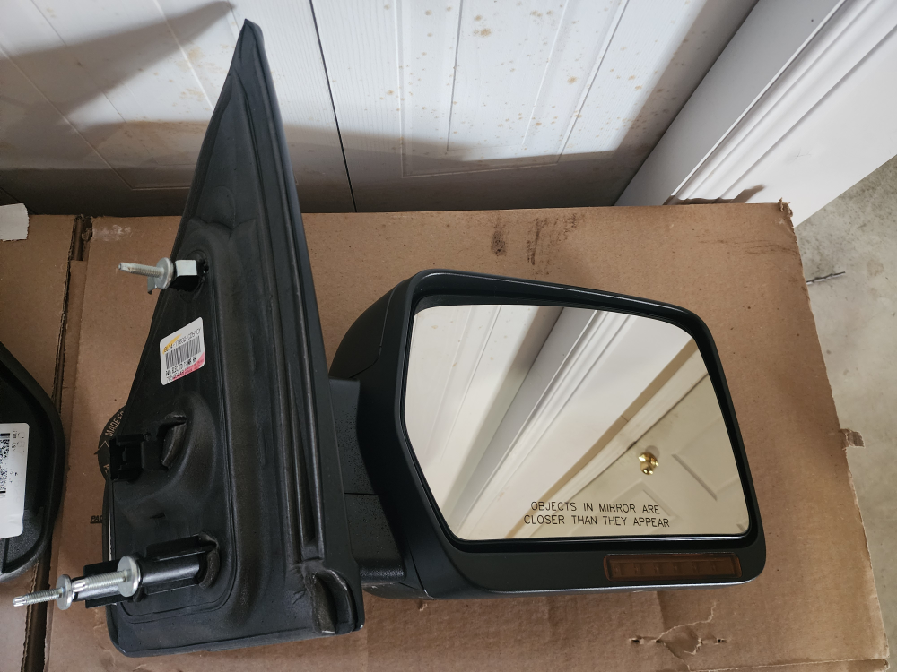 Pair Ford f150 power mirrors - photo 2