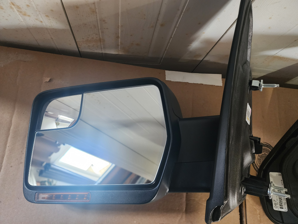 Pair Ford f150 power mirrors - photo 3