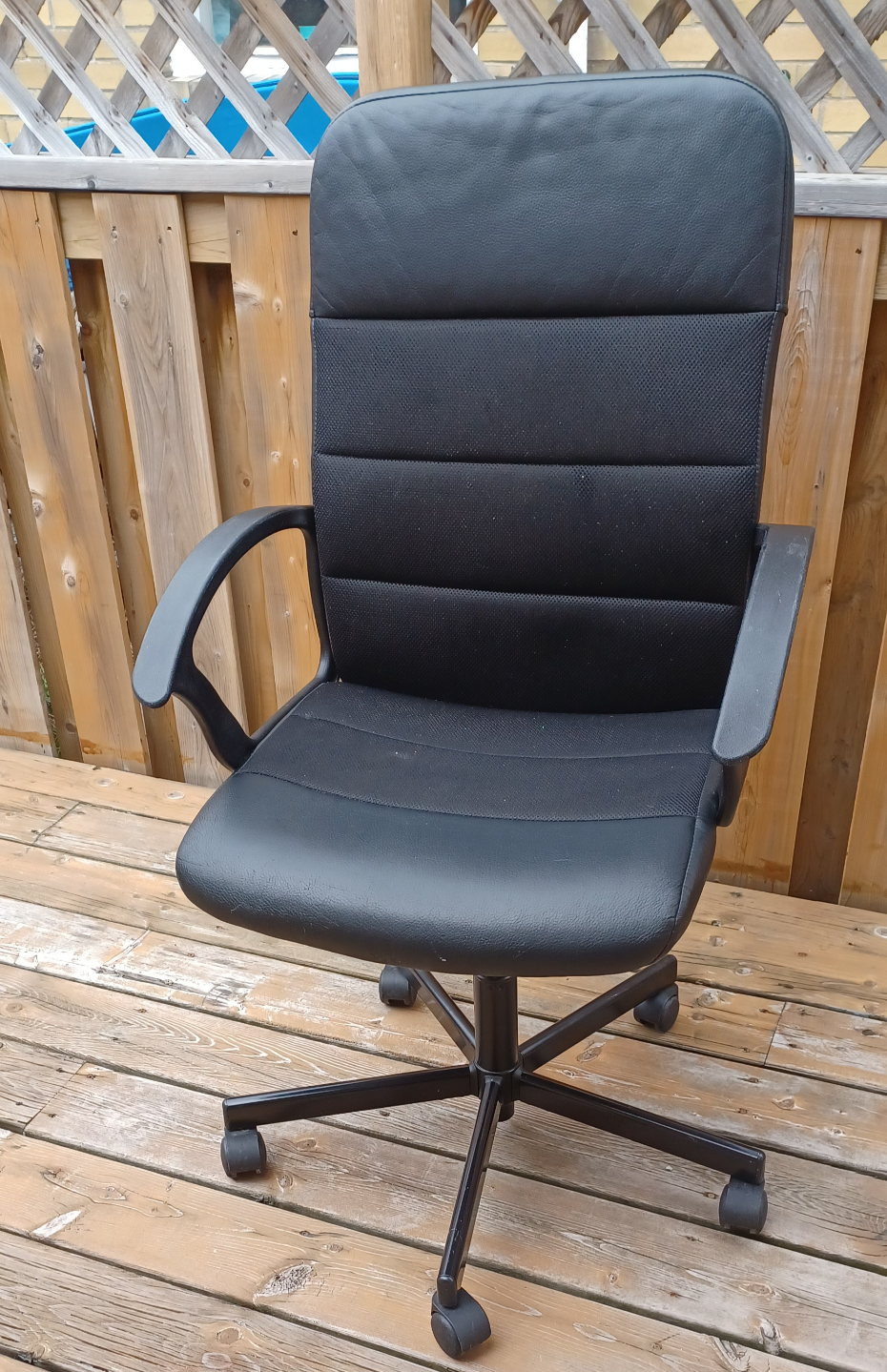 IKEA FINGERHULT Desk Chair