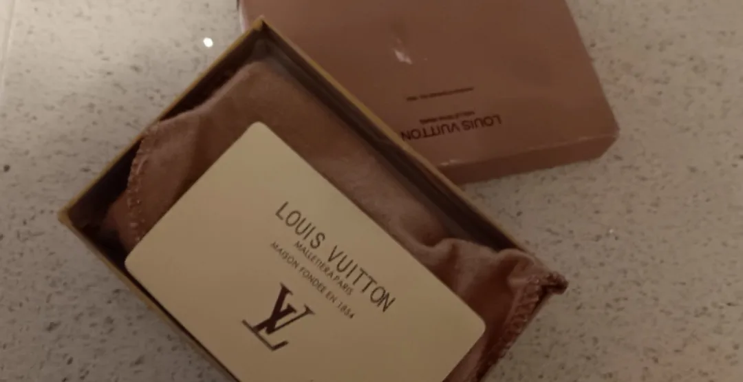 Louis Vuitton Damier Ebene Key Holder image indicator(4)