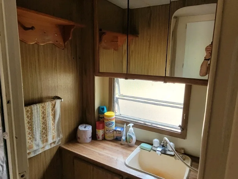 30 ft trailer with roof good condition image indicator(8)