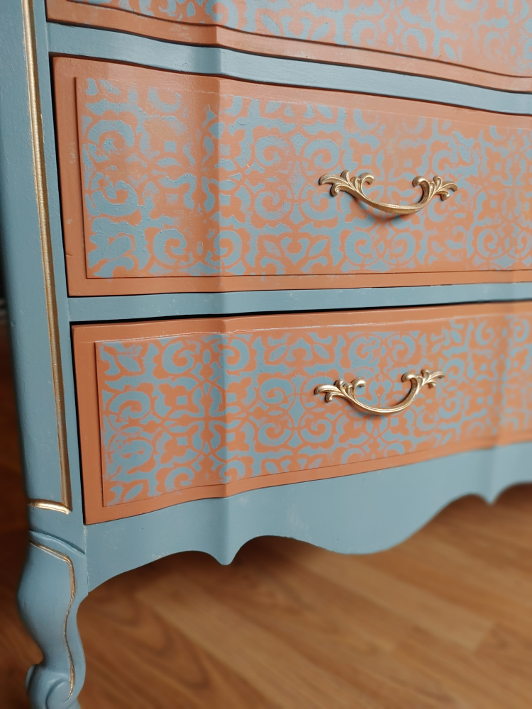 Vintage French Provincial Dresser - photo 4