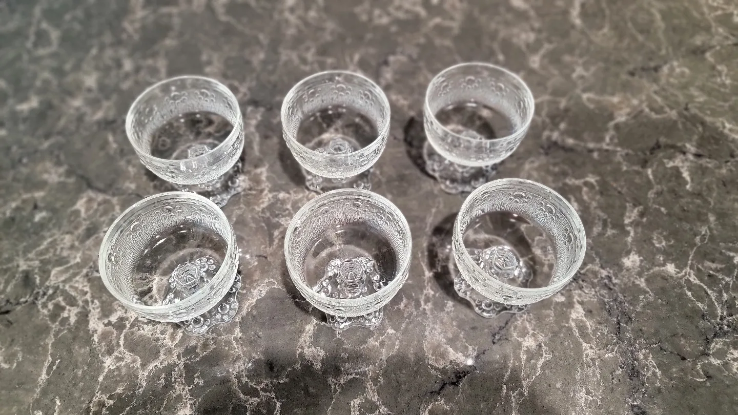6 x glass dessert bowls. image indicator(2)
