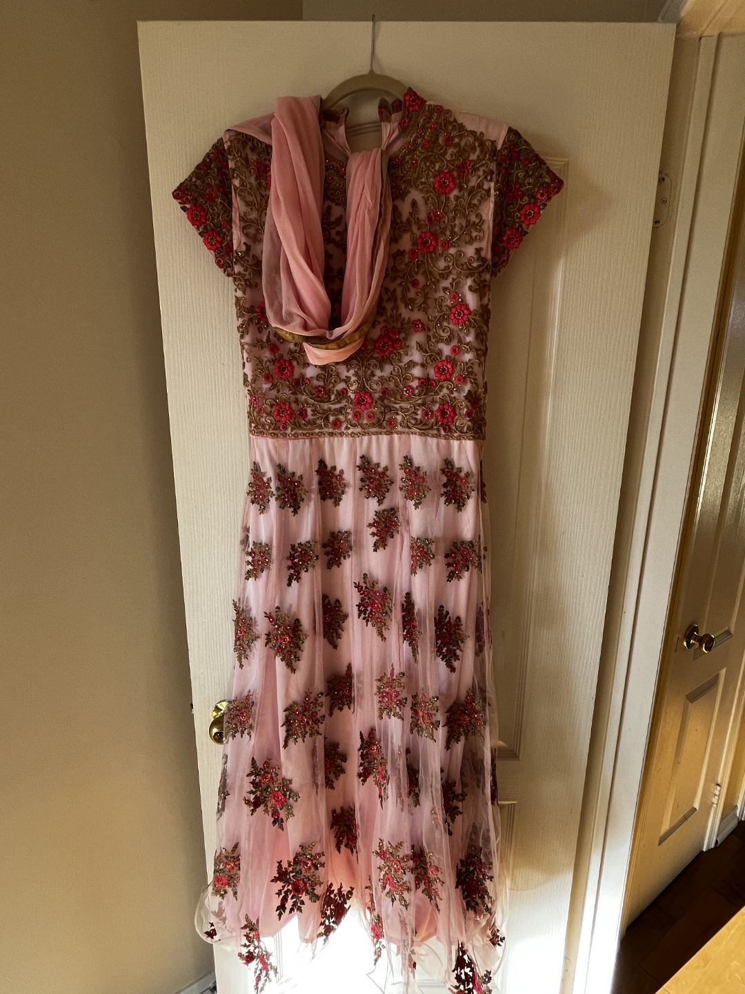 Gorgeous Pink Embroidered Anarkali Suit - photo 4