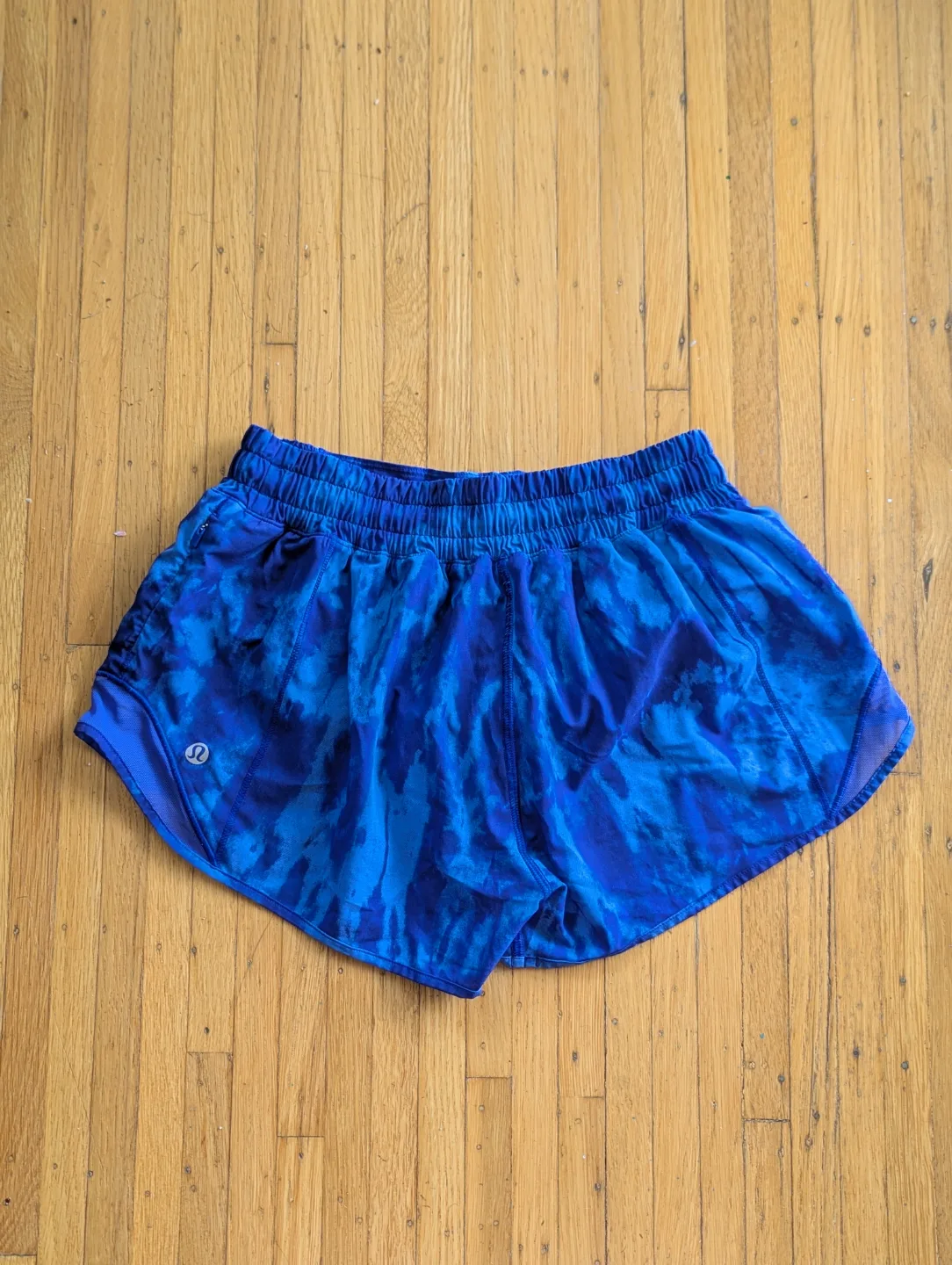 Lululemon 4 Regular Hotty Hot Shorts - Tie-Dye Blue image indicator(3)