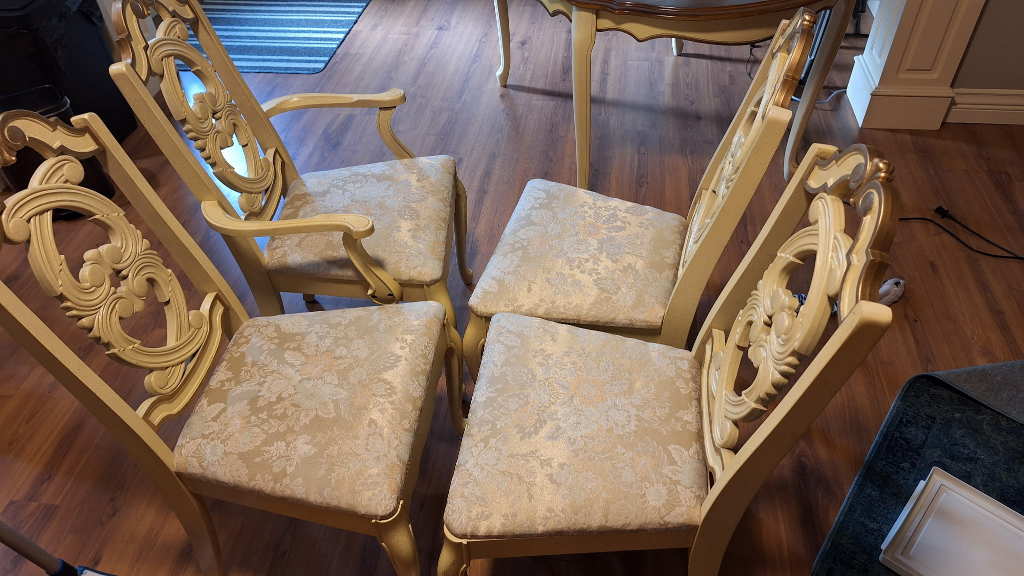 Antique Oval Dining Table and Four Chairs Set - photo 2