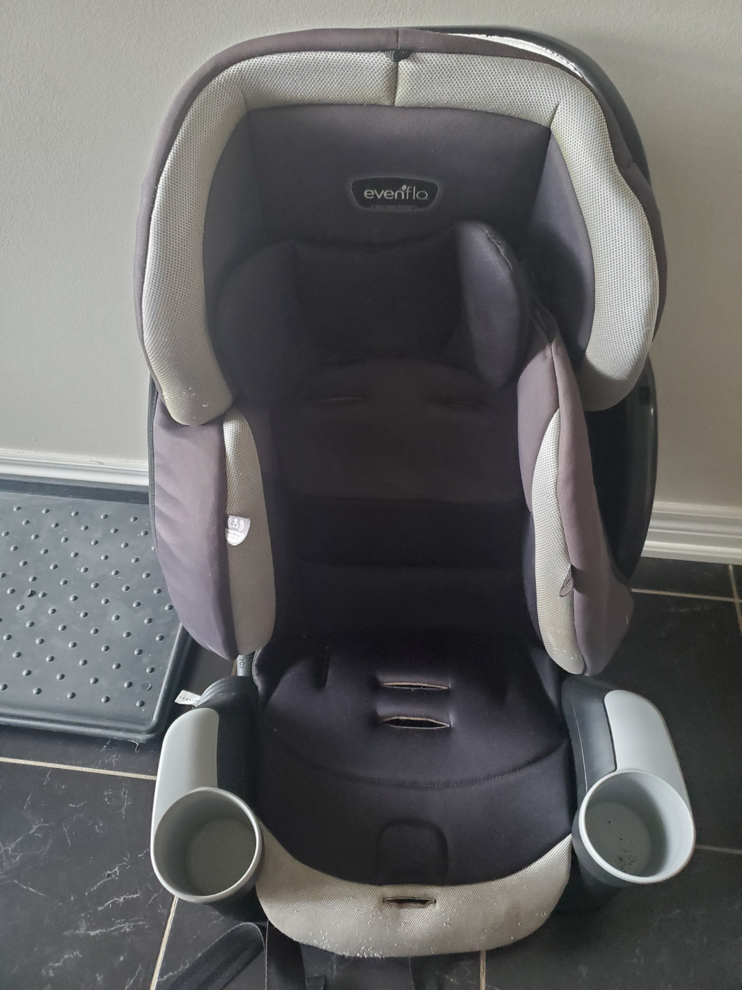 Evenflo car seat - photo 3
