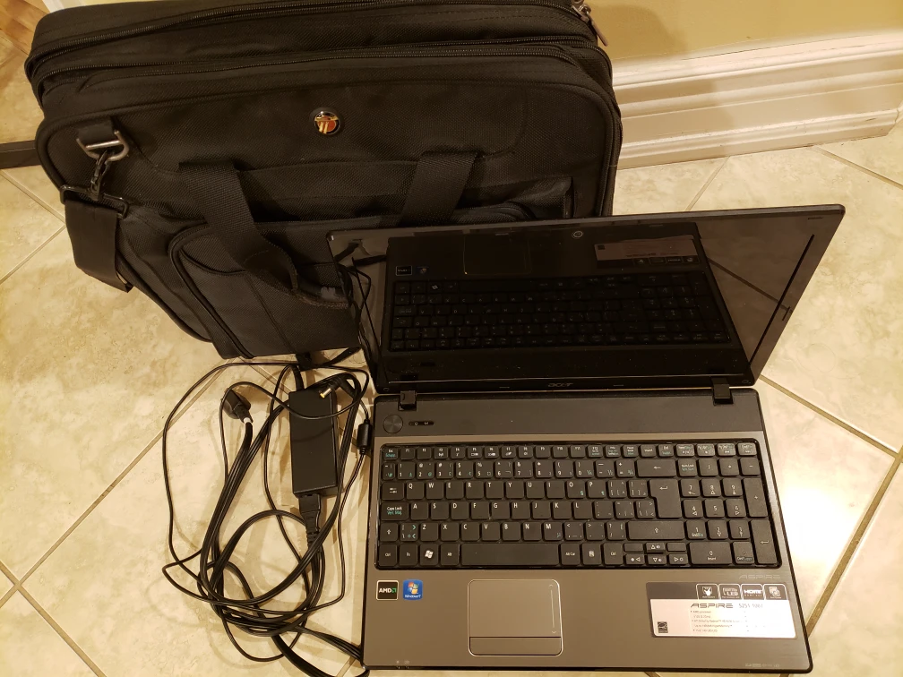 Acer Aspire Laptop with Carrying Case & Charger - photo 2