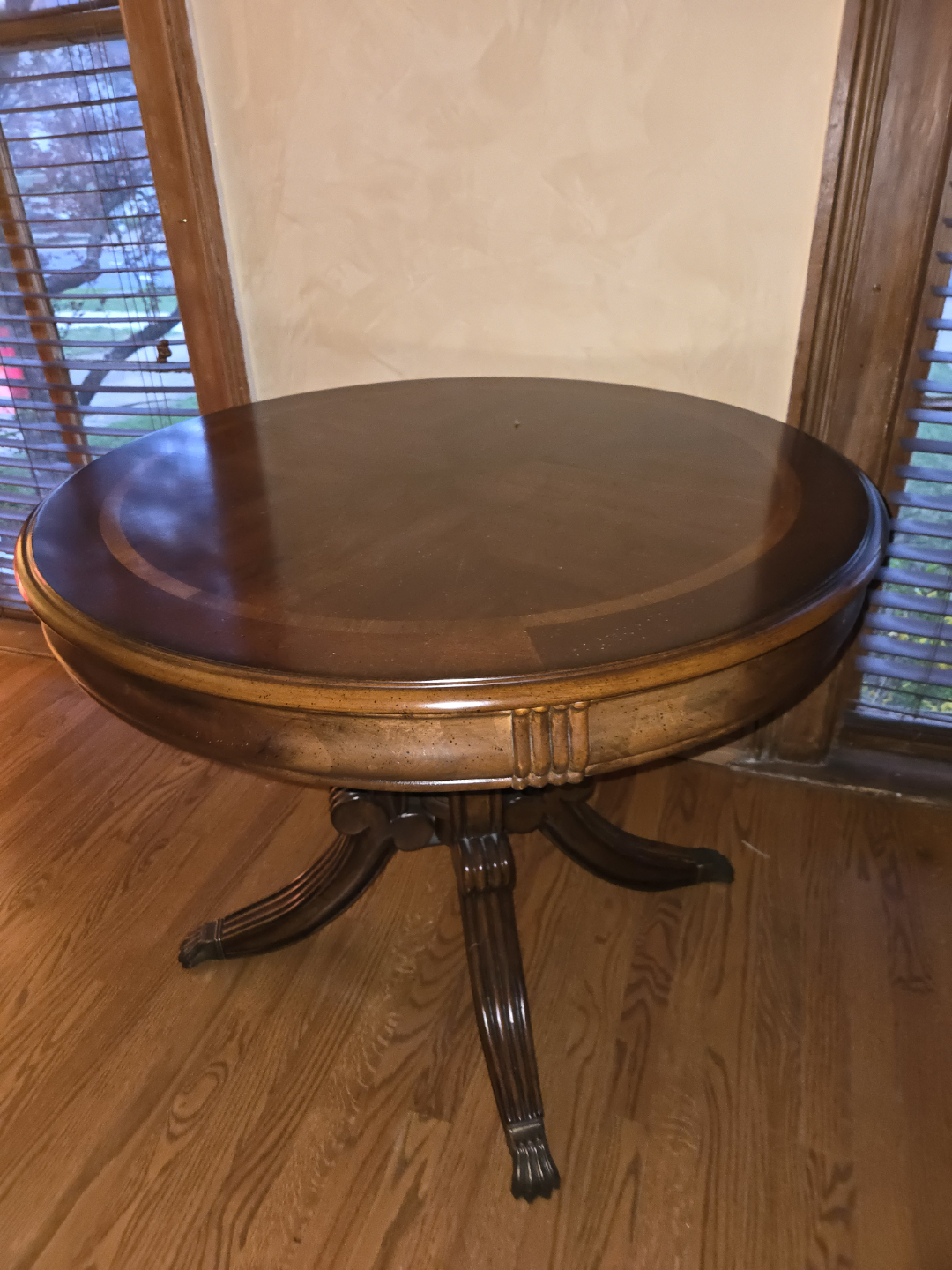 Round Wooden Accent Table - photo 2