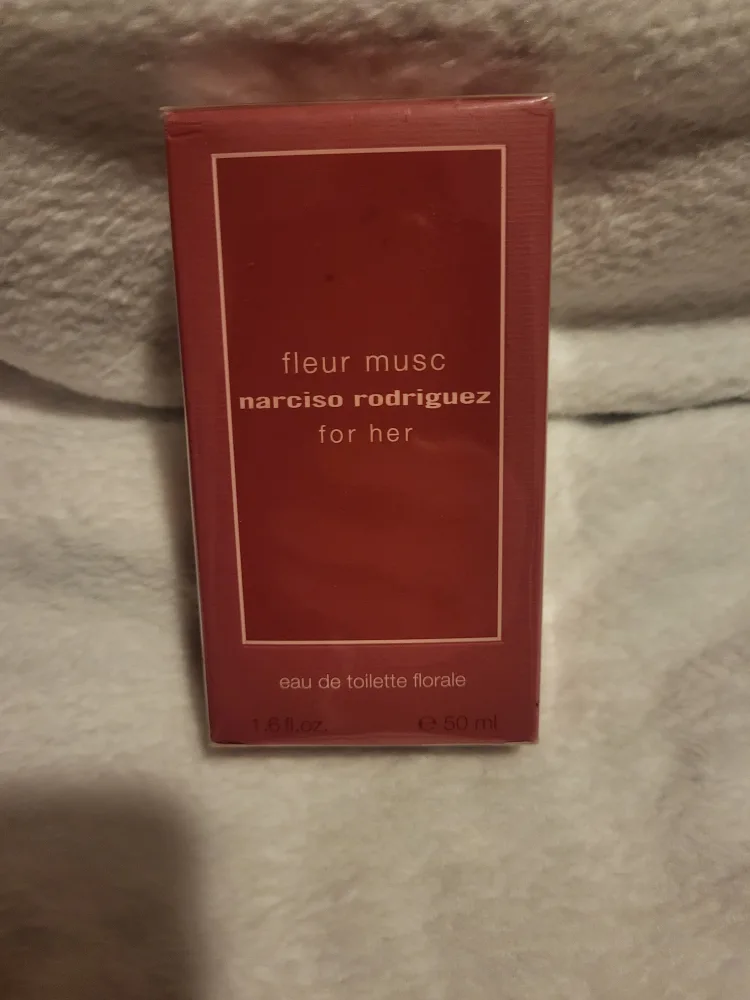 Narciso Rodriguez Musk Fleur for Her Eau De Parfum, 50 Ml image indicator(2)