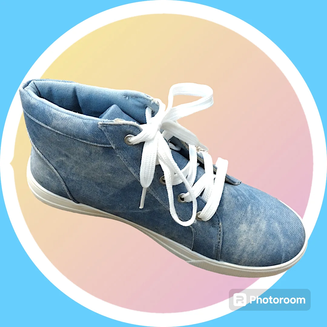 NEW Sz 8 Avon Cushion Walk Cushioned Insoles Sneakers image indicator(6)