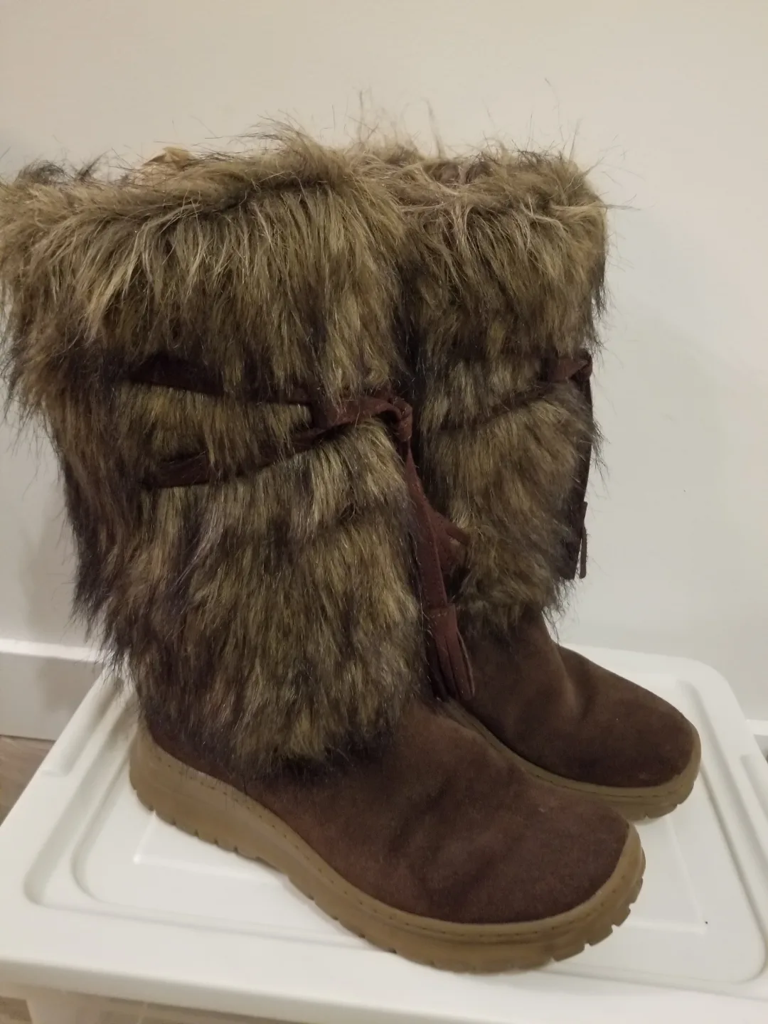 Brown Faux Fur Trimmed Suede Winter Boots thumbnail