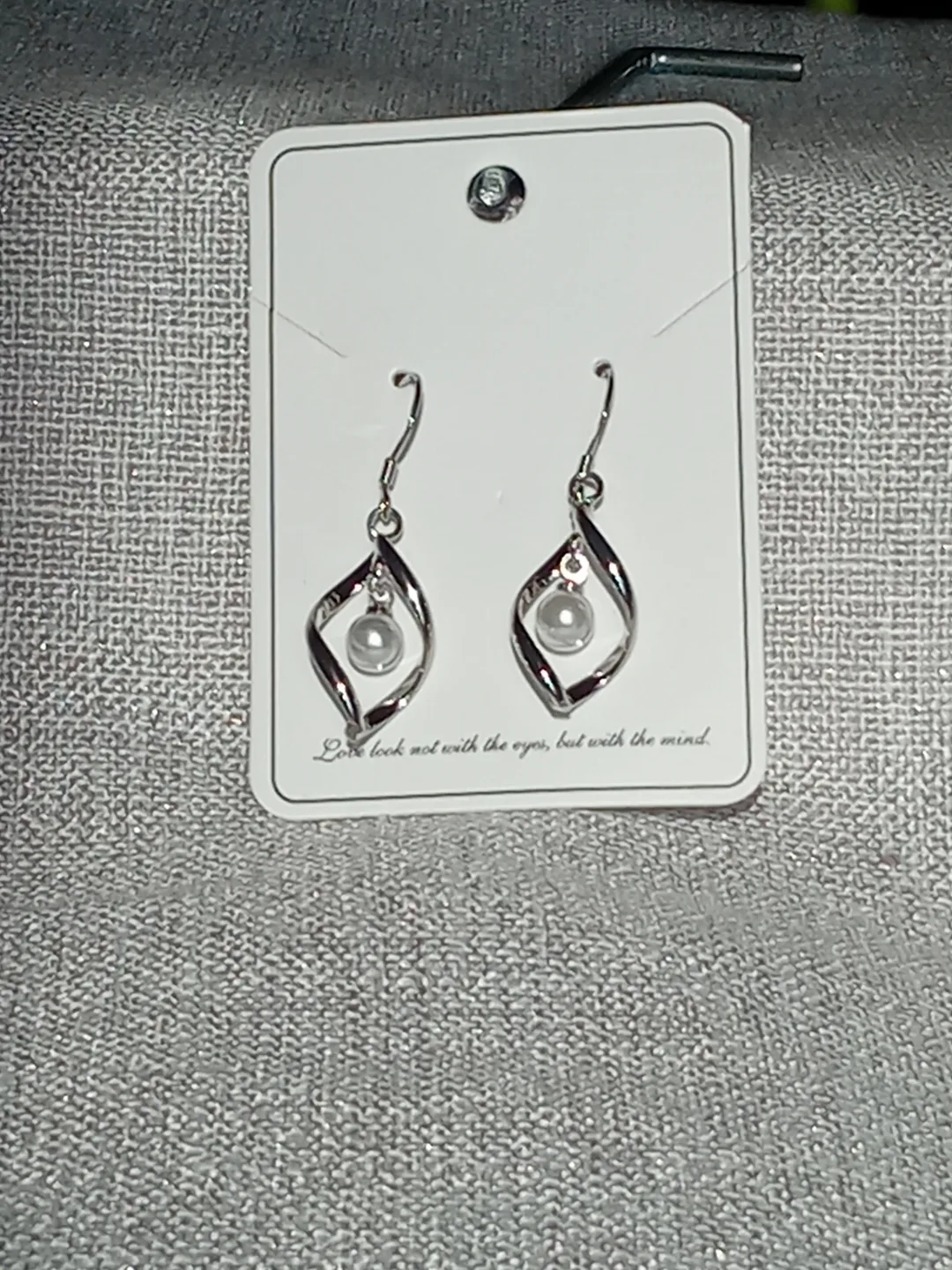 Silver Pearl Drop Earrings image indicator(3)