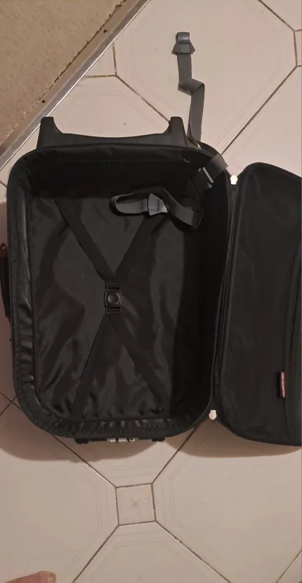 Pierre Cardin Carry-on Suitcase image indicator(3)