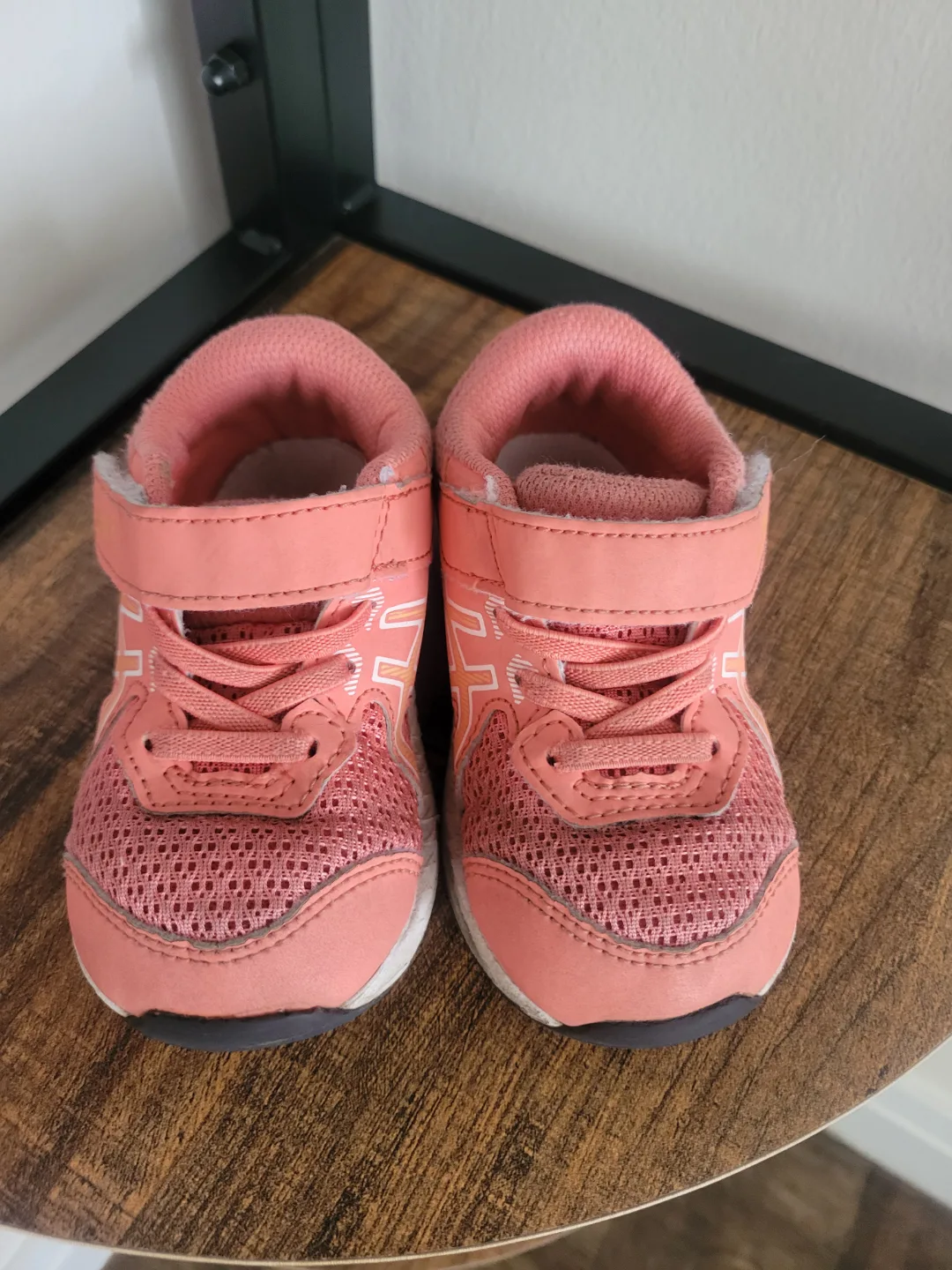 Toddler's ASICS Shoes - Size 6 image indicator(2)