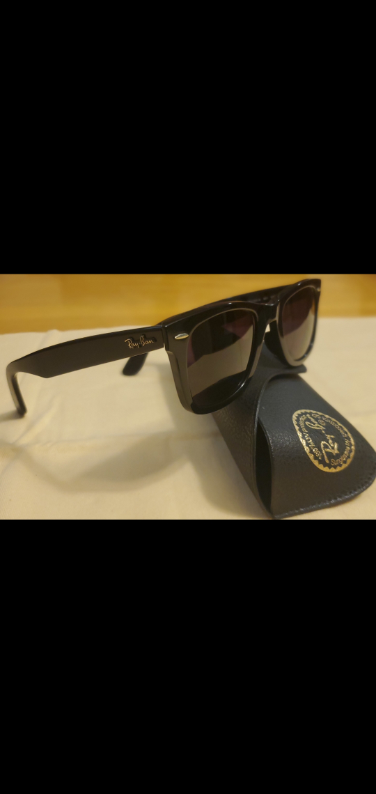 Ray-Ban Sunglasses with Case