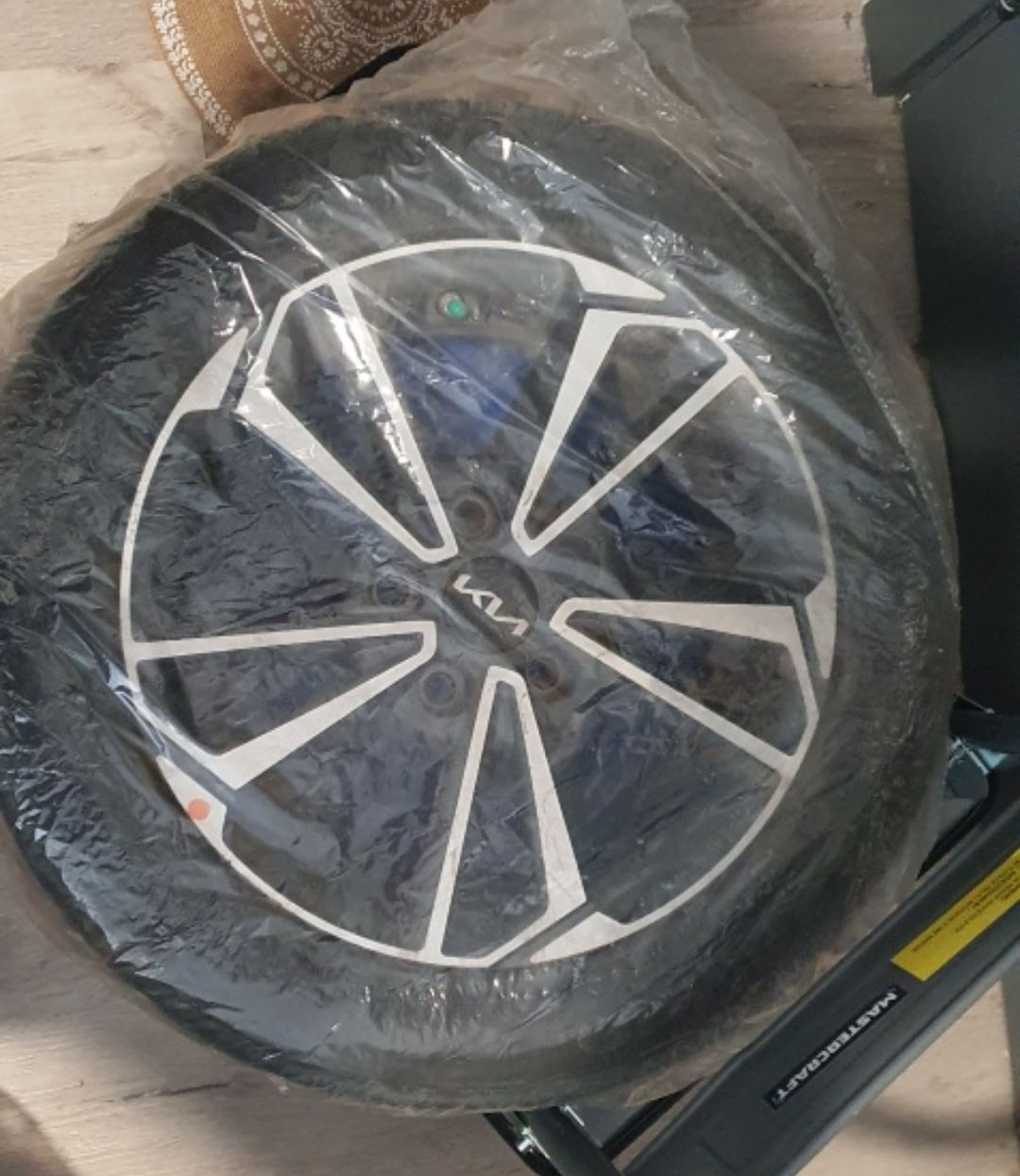 Set of four used Kumho Tire and Rim - 205/55R16 - photo 4