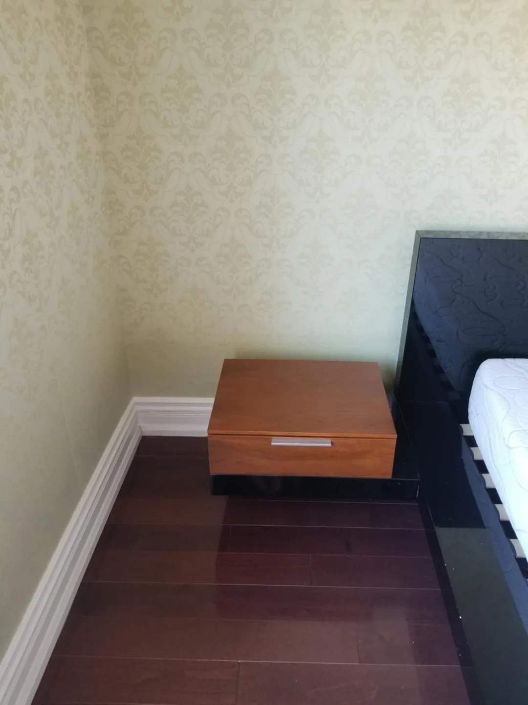 Modern Black King Size Platform Bed Frame with Two Nightstands image indicator(3)