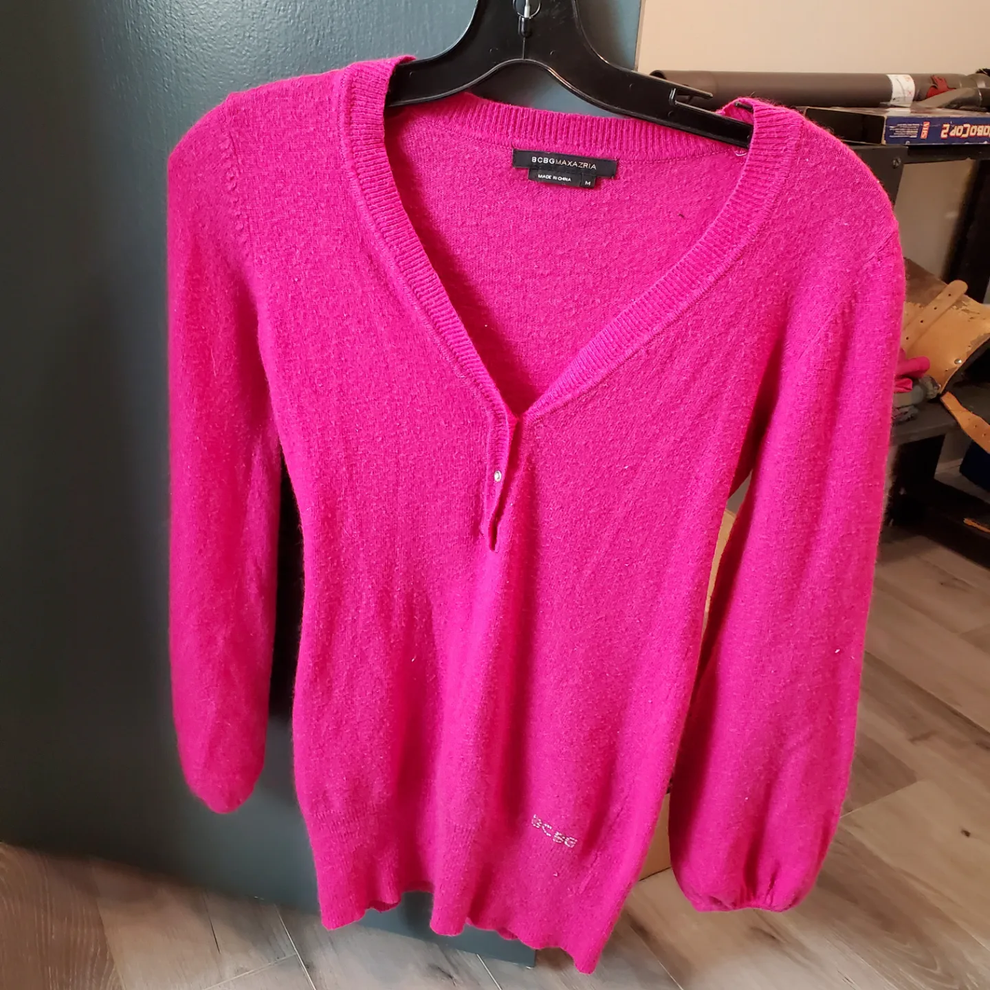 BCBGMAXAZRIA Pink V-Neck Sweater 💚 image indicator(2)