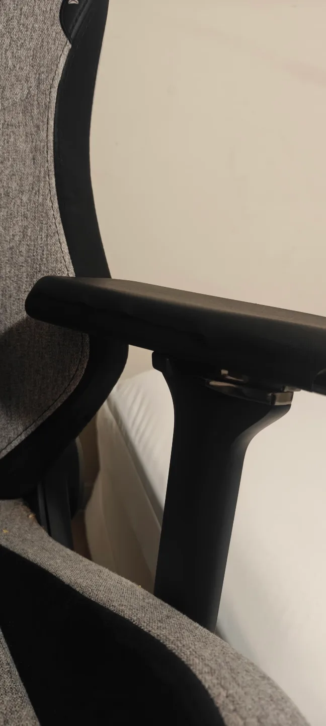 Secretlab Omega Gaming Chair - SoftWeave Plus Fabric image indicator(3)