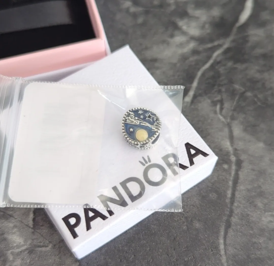 Pandora Santa Reindeer Charm brand new image indicator(7)