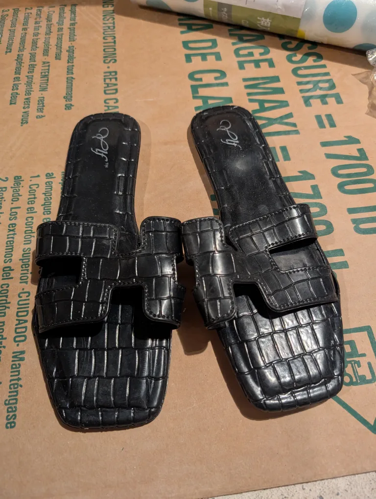 Women's QGF Croc-Embossed Slides - Multiple Colours image indicator(3)