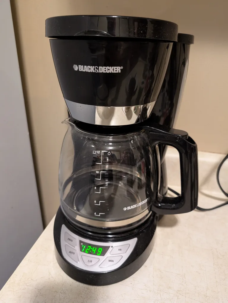 Black & Decker Programmable Coffee Maker thumbnail
