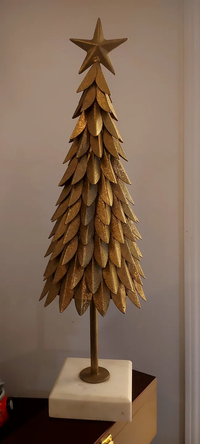Gold Metal Christmas Tree Decor thumbnail