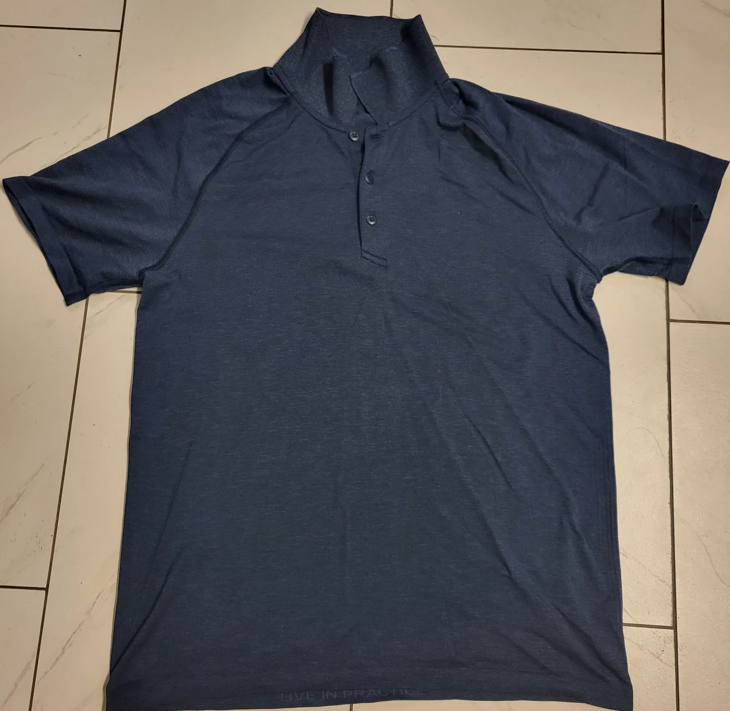 Lululemon Men's Short Sleeve Polo Shirt M thumbnail