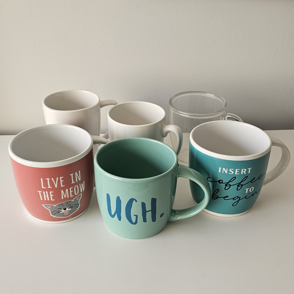 (FREE) Six mugs, assorted colours and designs