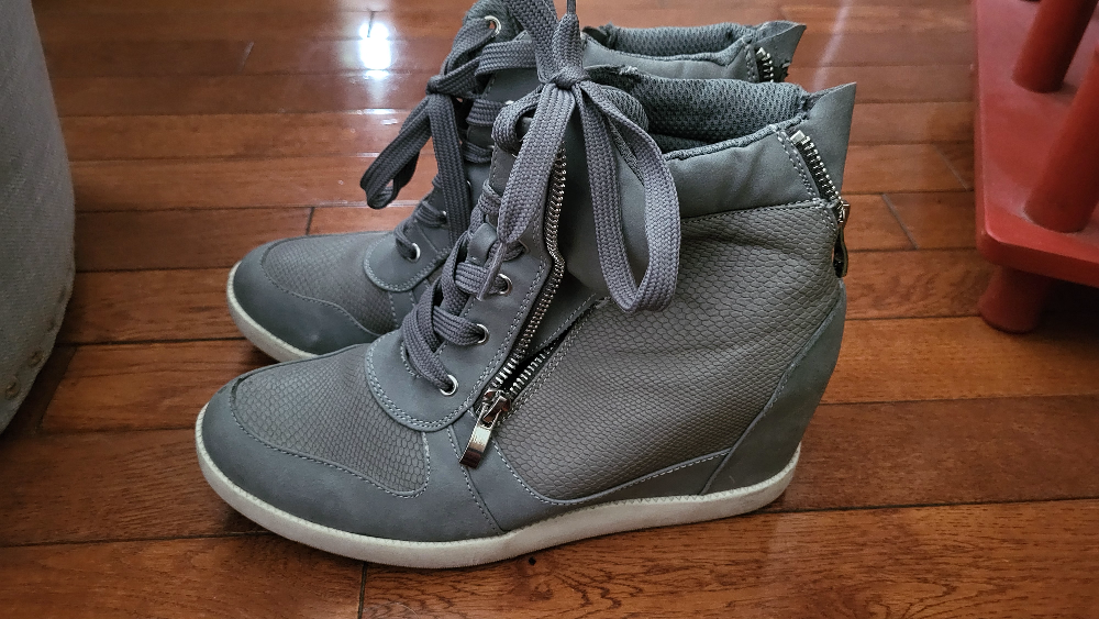 Women's Grey Beya Wedge Sneakers - Size 8