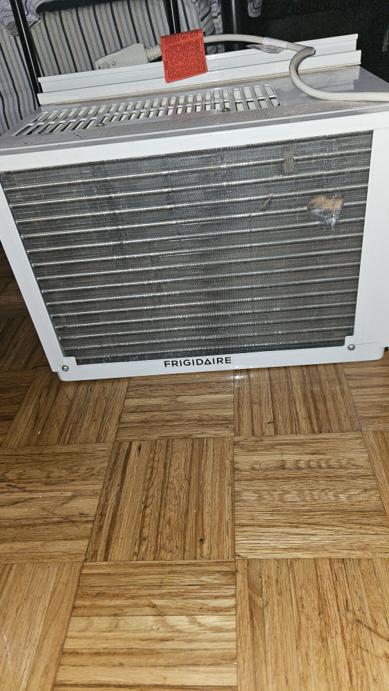 Frigidaire Window Air Conditioner - photo 3