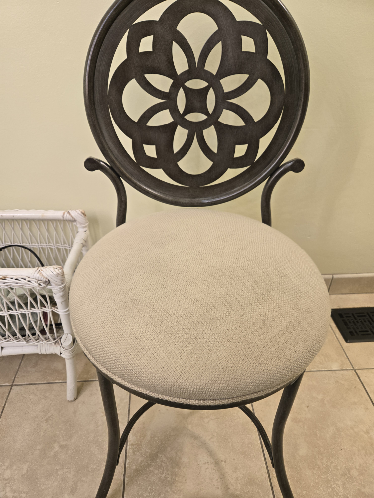 Ornate Vanity Stool💚