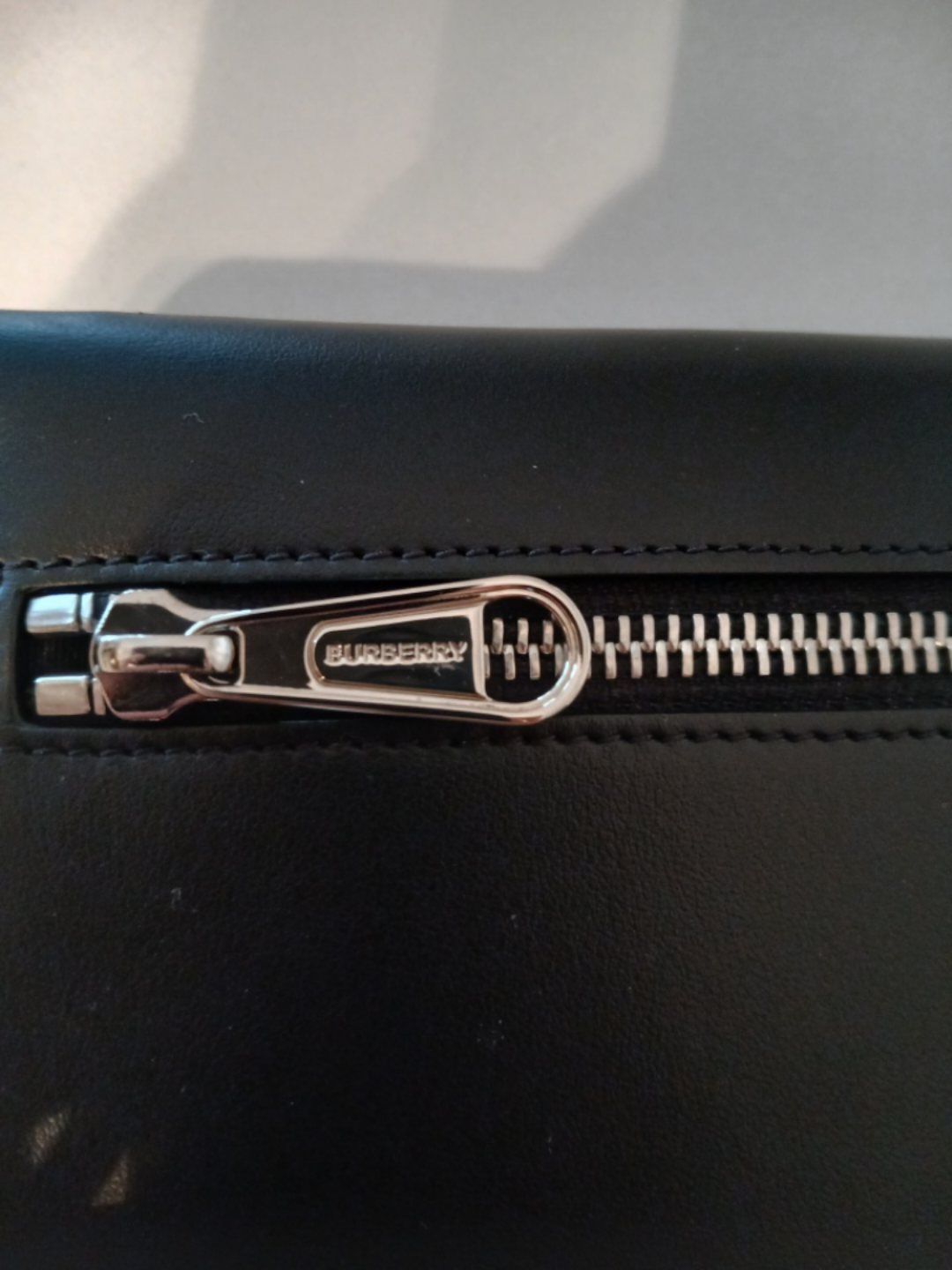 Burberry Phone Bag - photo 4