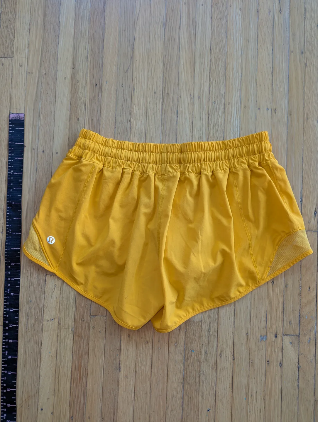 Lululemon Hotty Hot Shorts - Size 6 - Golden Yellow image indicator(2)