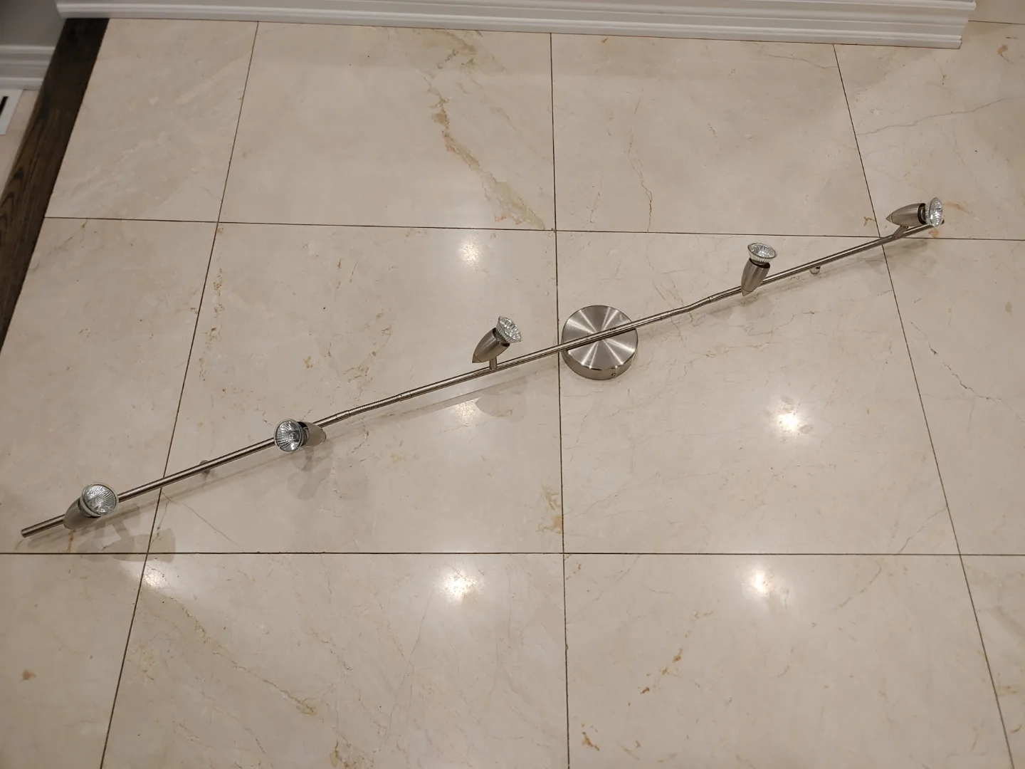 Ceiling Track lighting image indicator(2)