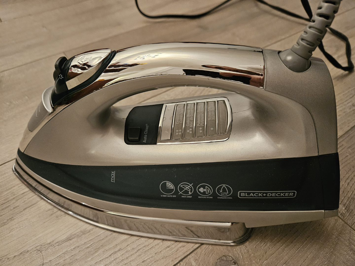 Moving Sale‼️Black+Decker Professional Auto Clean Iron - photo 2