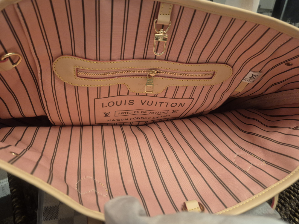 Louis Vuitton Neverfull MM Tote Bag - photo 2
