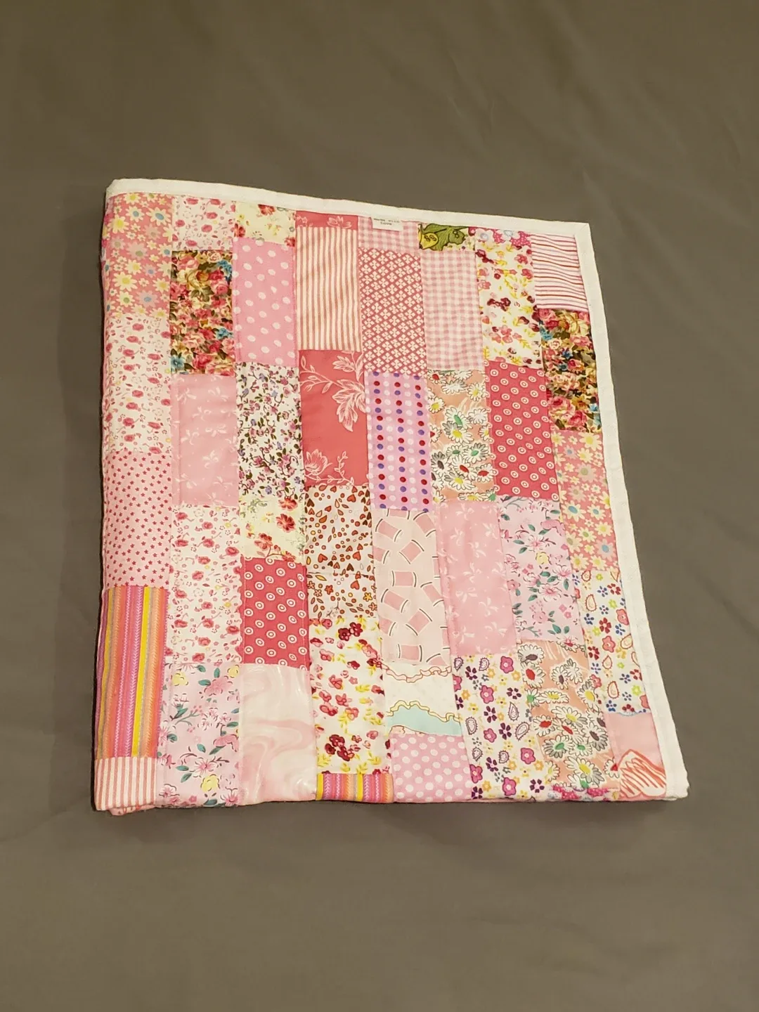 Handmade patchwork baby quilt image indicator(2)