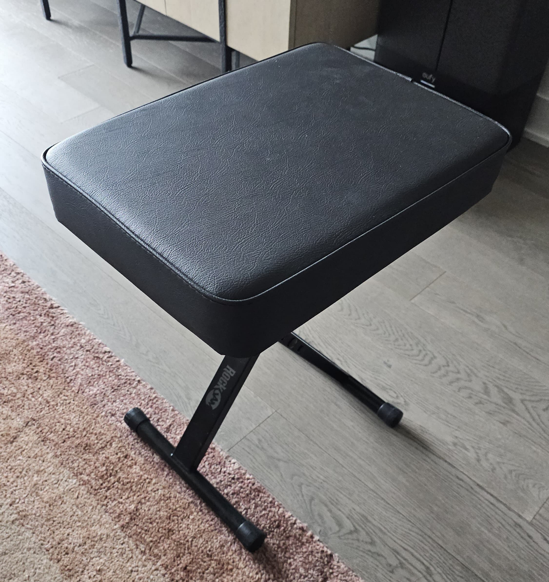 Piano bench