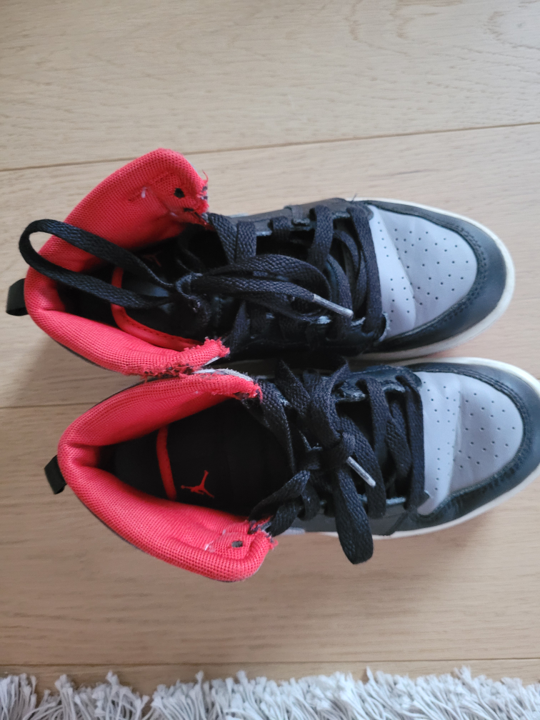 Air Jordan youth 1 Shoes - Black/Grey - photo 3