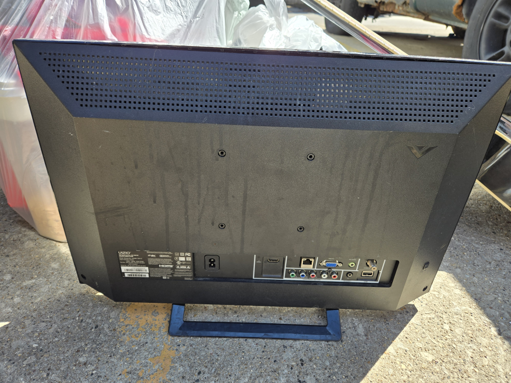 Vizio 24 inch LED HDTV - photo 2