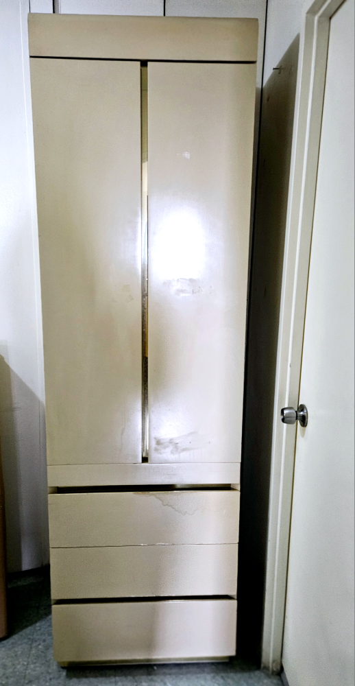 Tall Beige Dresser With 3 Drawers 2 Ft W X 18" D X 6'6" H💚 - photo 3