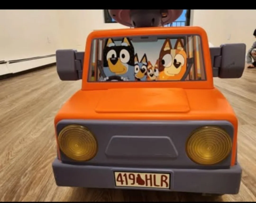 Bluey Ride-On Toy Car image indicator(4)