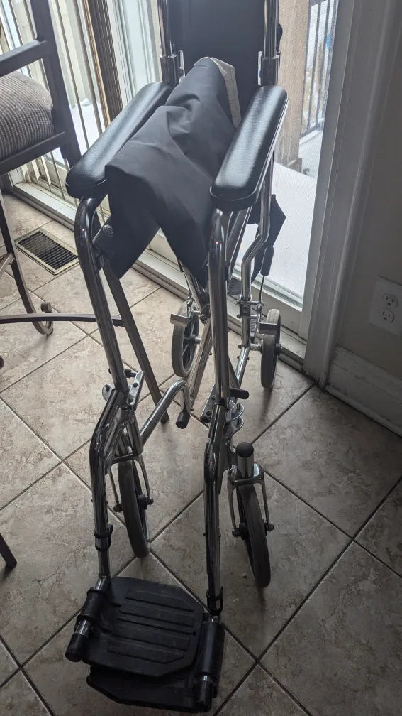 AMG Lightweight Transport Wheelchair image indicator(5)