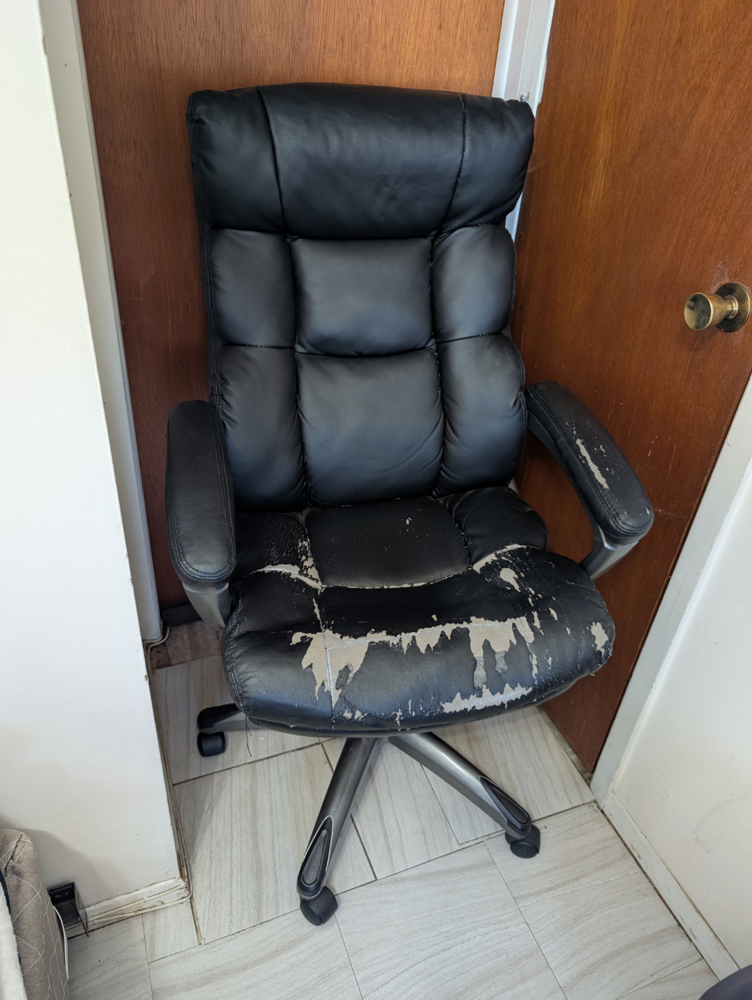 Black Leather Office Chair - photo 2
